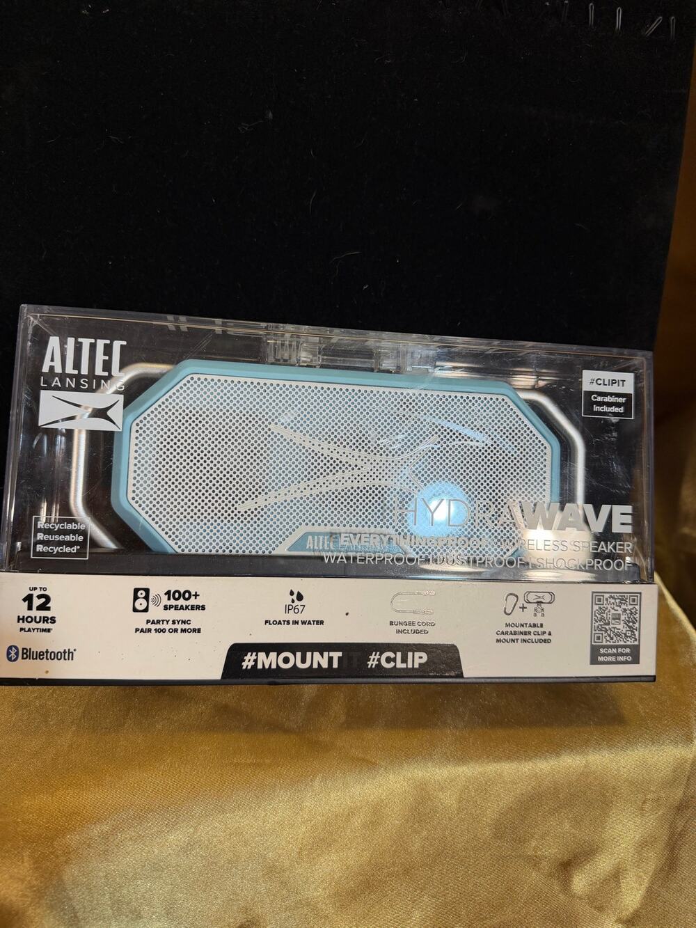 Hydra Wave Bluetooth Speaker IP67 Waterproof 12H Playtime Mount/Clip System NIB